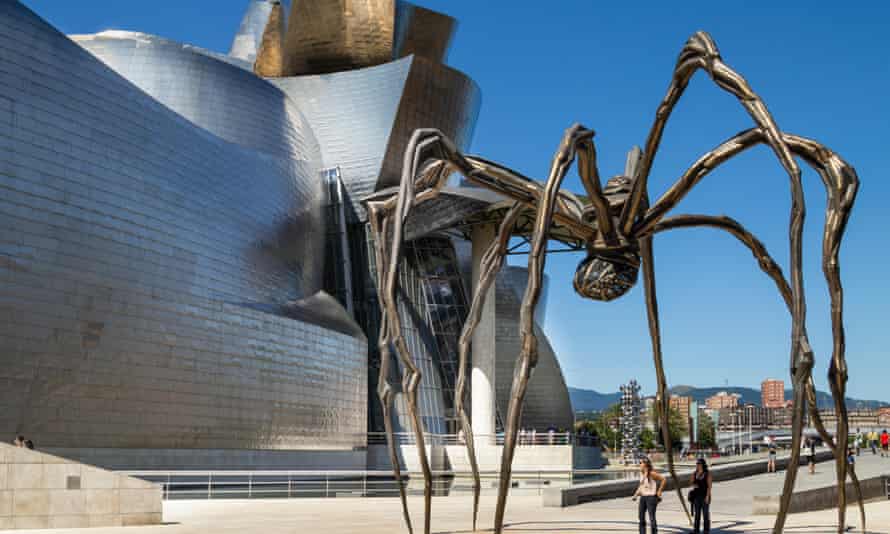 Louis Bourgeois' 'Maman' escultura de araña fuera del Museo Cuganheim en Bilbao, España.