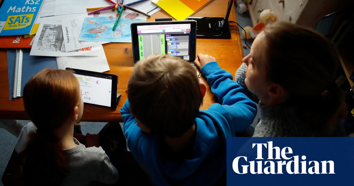 UK parents: how much of your child’s school day is digital?