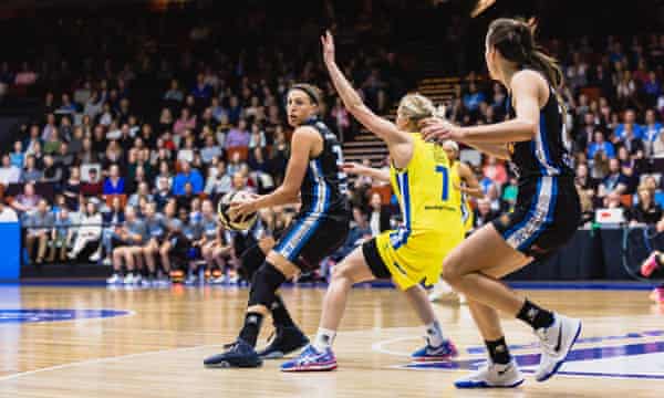 There S No Break Overseas Double Duty Is An Offer Many Wnba