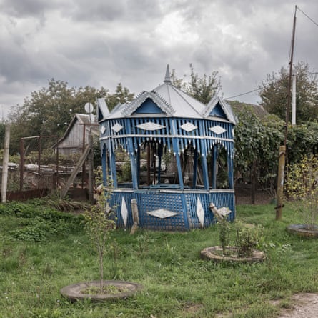 A leaning structure over a well