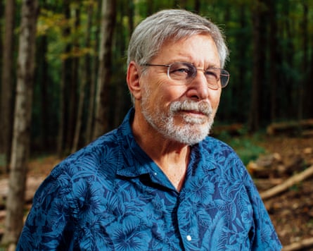 Bessel van der Kolk, nan psychiantrist and PTSD master who helped Price to woody pinch her traumatic childhood.