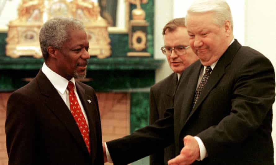 Kofi Annan meets the Russian president Boris Yeltsin in 1999 during negotiations to end war in Yugoslavia.
