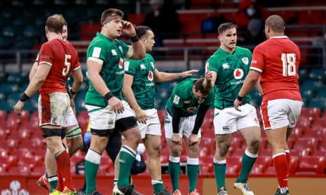 Rugby stars given permission to wear TIGHTS during matches over fears  synthetic surfaces cause BURNS