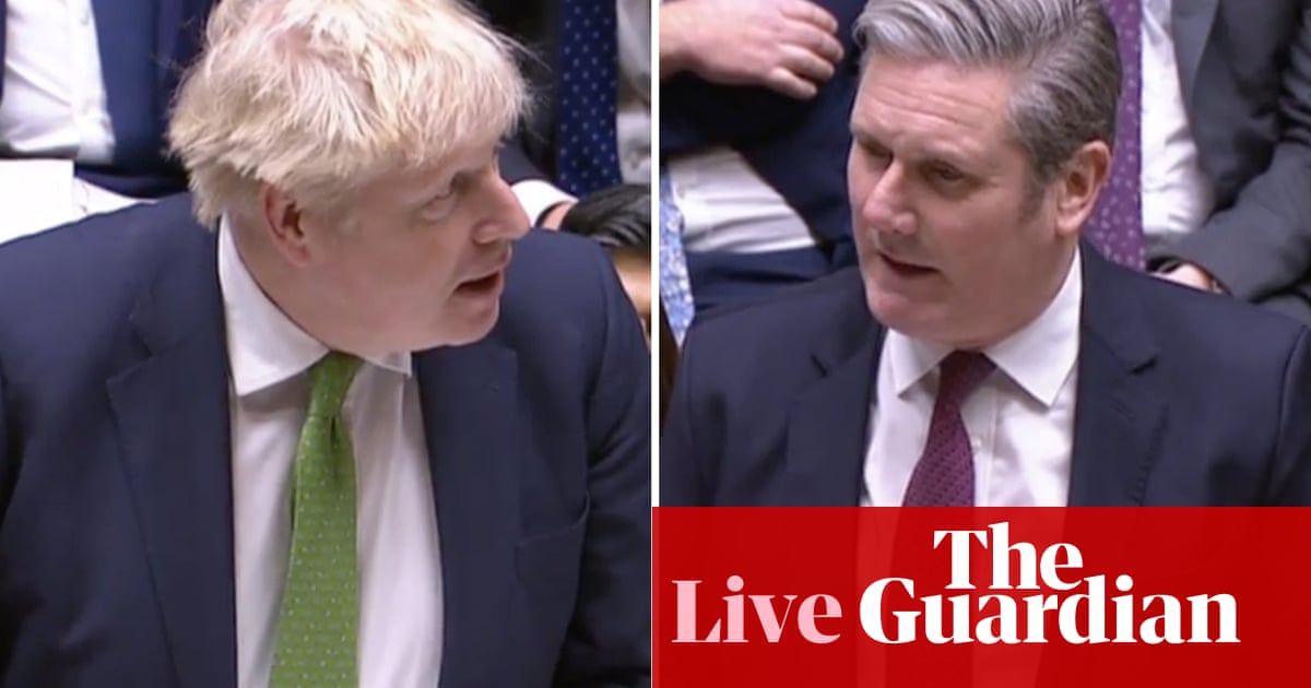 PMQ en vivo: Boris Johnson faces Keir Starmer moments after Tory MP for Bury South defects to Labour
