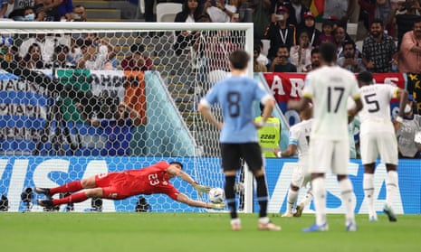 Sergio Rochet saves the penalty!