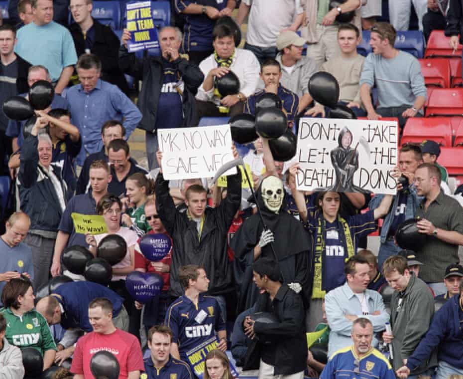 The battle for Wimbledon: realpolitik versus romance in football | AFC Wimbledon 2 Wimbledon fans protest against the proposed move to Milton Keynes during their 3-1 win over Birmingham City at Selhurst Park in August 2001