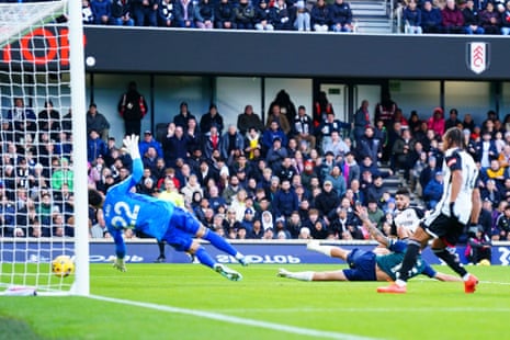 Raul Jimenez cores for Fulham!