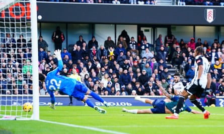 Raúl Jiménez watches as his first-half equaliser goes past Arsenal’s David Raya