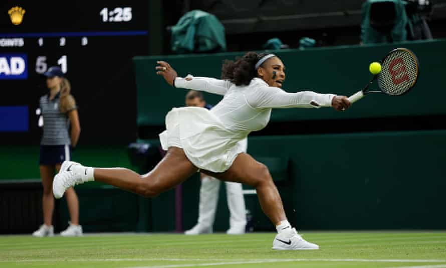 Serena Williams fought back from one set down to force a thrilling tie break in the third.