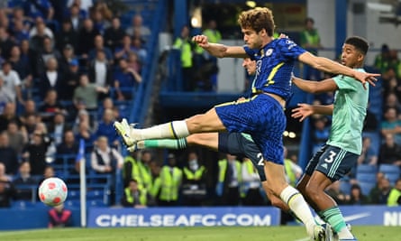 Marcos Alonso fires in an equaliser for Chelsea against Leicester.