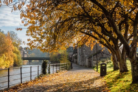 A path beside the River Kent in Kendal.