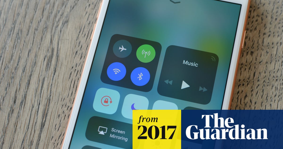 iOS 11: toggling wifi and Bluetooth in Control Centre doesn't actually turn them off