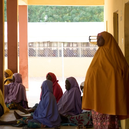 Crianças desnutridas e mães desesperadas: a unidade de saúde na linha de frente...