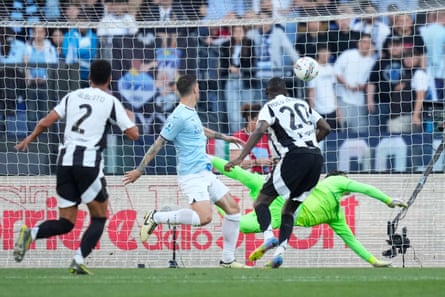 Randal Kolo Muani scores for Juventus in the 1-1 draw with Lazio.