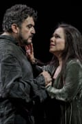 Rafael Rojas as Andrea Chénier and Annemarie Kremer as Maddelena in Opera North’s production.