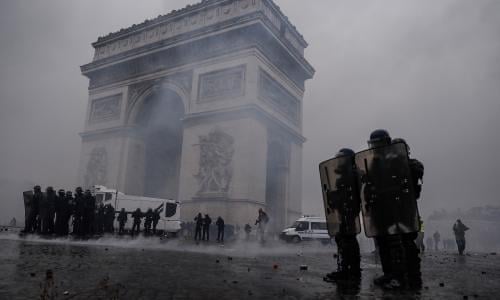 Paris Violence Chilling Moment Yellow Vest Masked