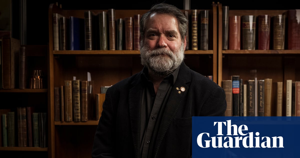 Librai australiani preoccupati per distruzione di libri rari per alimentare AI, ordini anomali da aziende canadesi