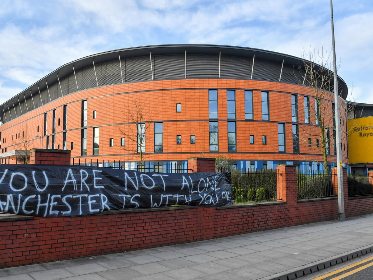 Uk Coronavirus Death Toll Reaches 1 789 Amid Data Reporting Concerns World News The Guardian