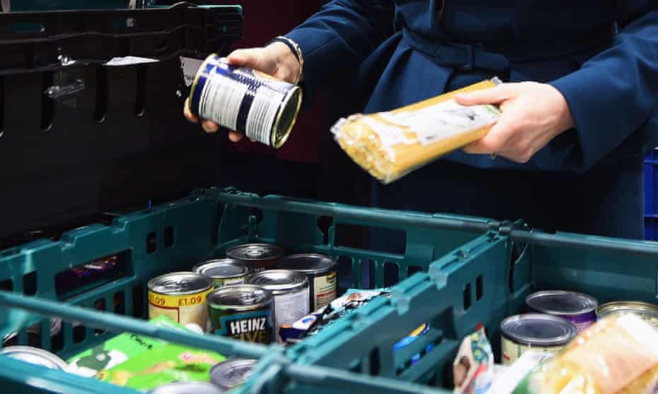 Universal credit claimants are having to turn to food banks.