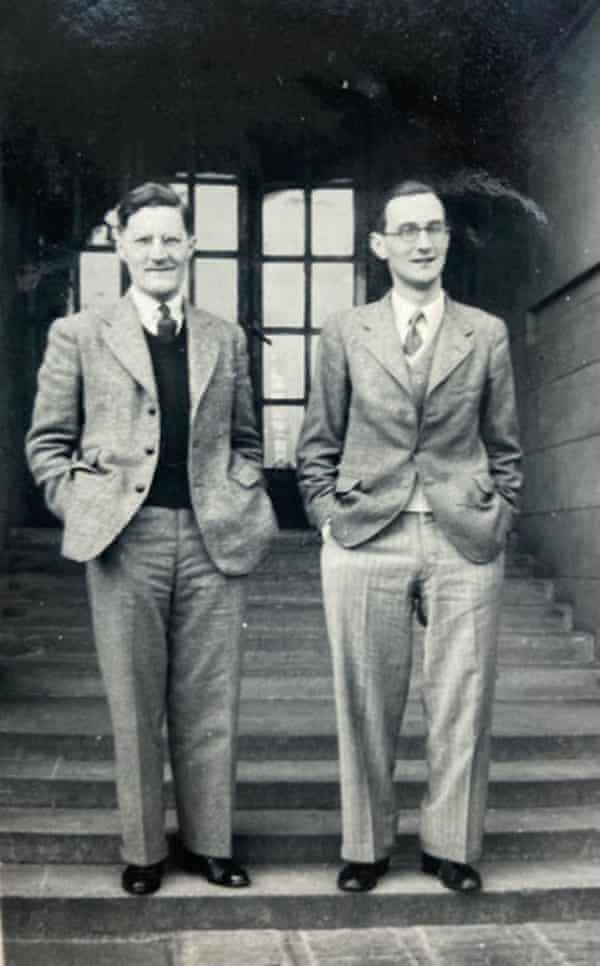 Tony Waterson (left) and his brother Trevor (right) at Midhurst sanitorium for tuberculosis suffers.