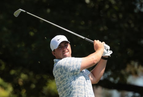 Chris Gotterup hits a shot