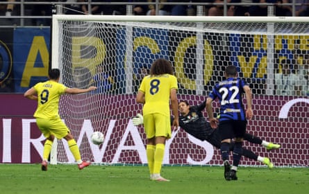 Pedro slots away the spot-kick at San Siro after a long VAR review.