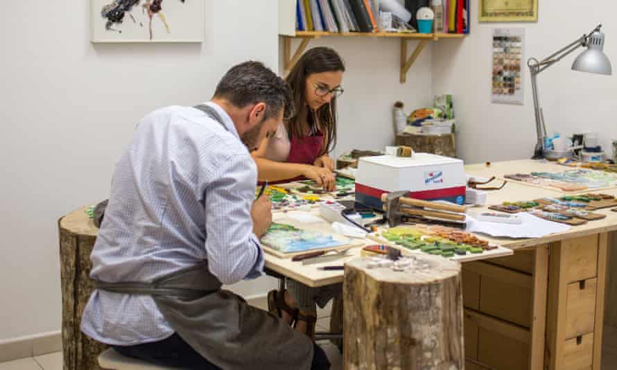 Mosaic master Romuald leads workshops in his Castello studio Artefact – an example of one of the traditional businesses highlighted by Venezia Autentica.