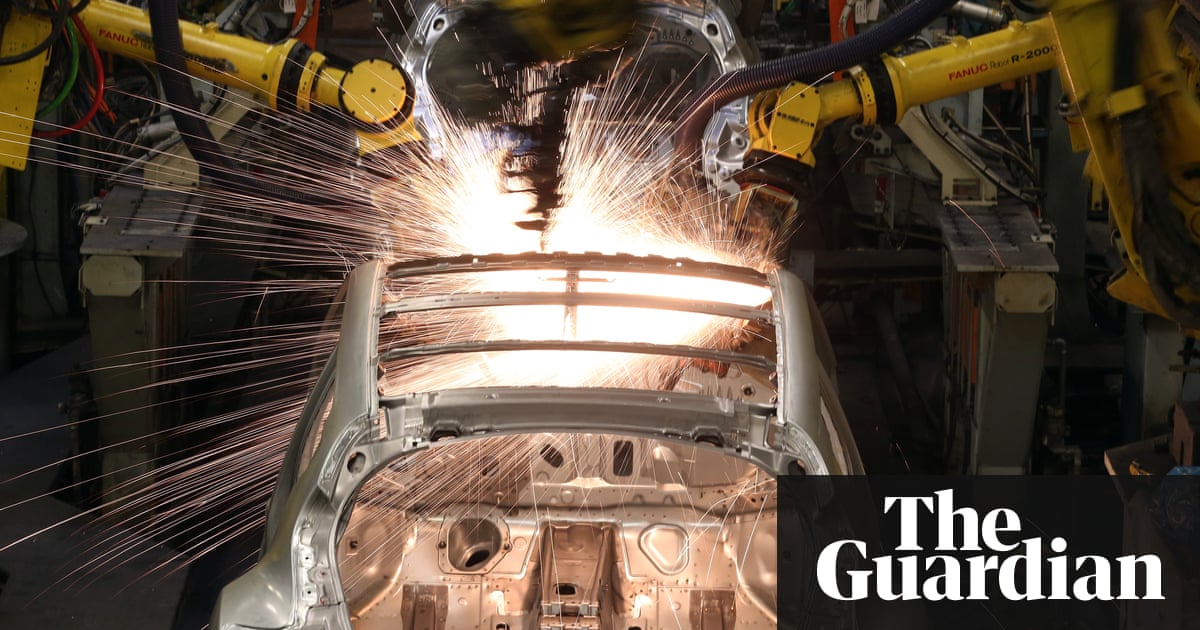 Brexit could cut manufacturing exports by a third, experts warn