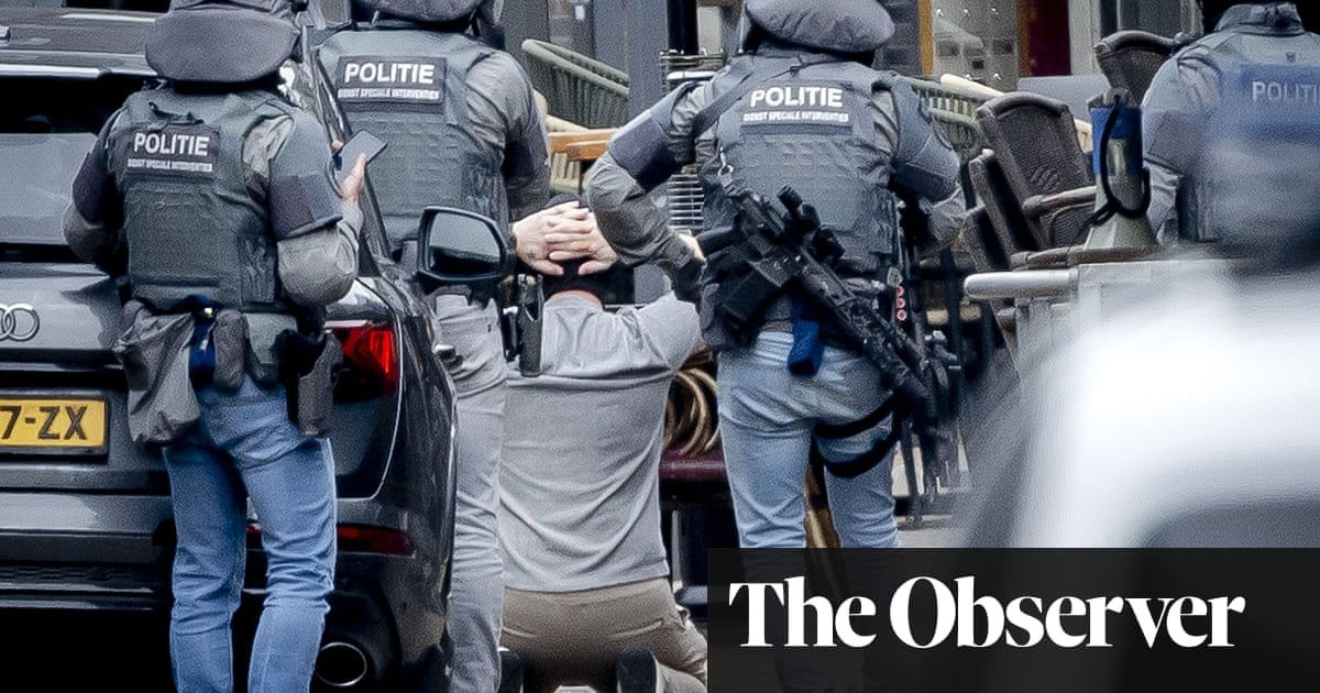 Gijzeling impasse in nachtclub in Nederlandse stad eindigt met arrestatie van één man |  Nederland