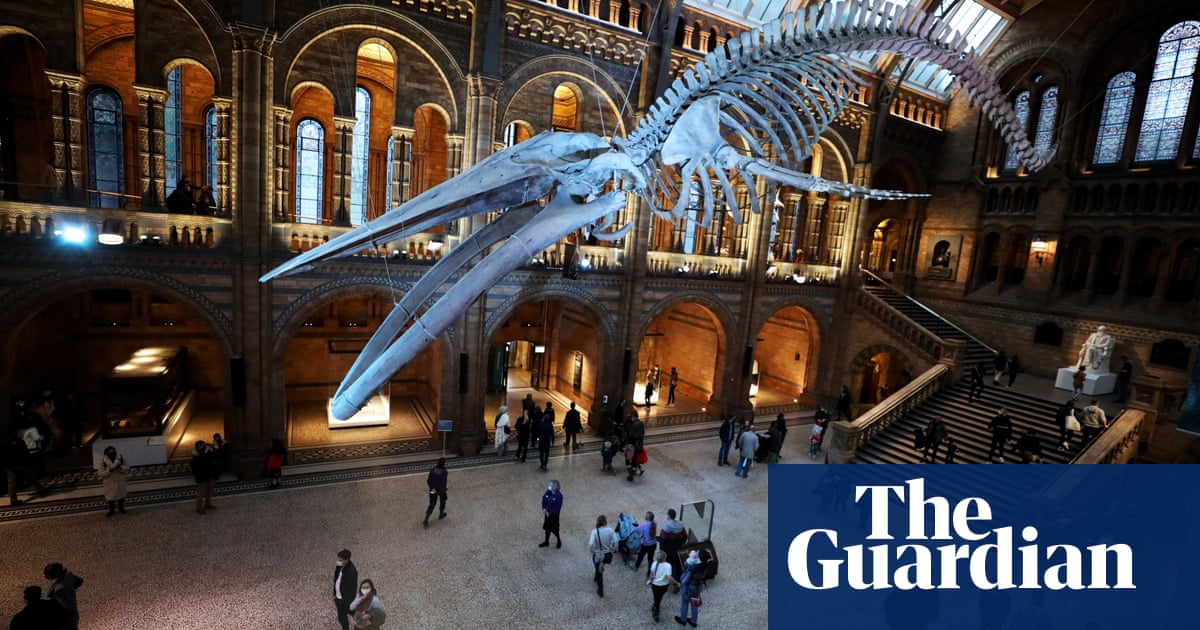 Natural History Museum and Edinburgh Castle closed by Covid