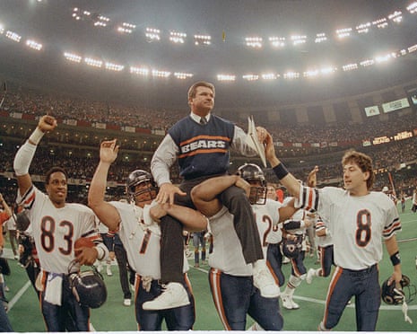Mike Ditka is lifted by members of the Chicago Bears.
