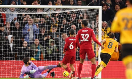 Rúben Neves a marqué le troisième but des Wolves contre Liverpool le week-end dernier.