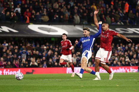 Julio Enciso of Ipswich Town shoots to score