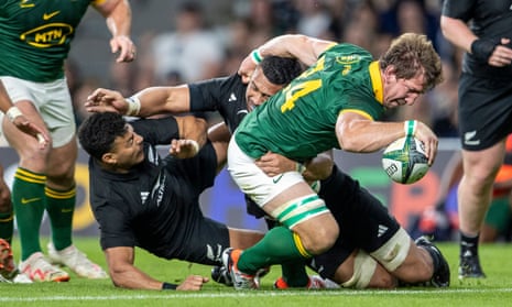 Kwagga Smith scores South Africa’s fifth and final try against New Zealand at Twickenham