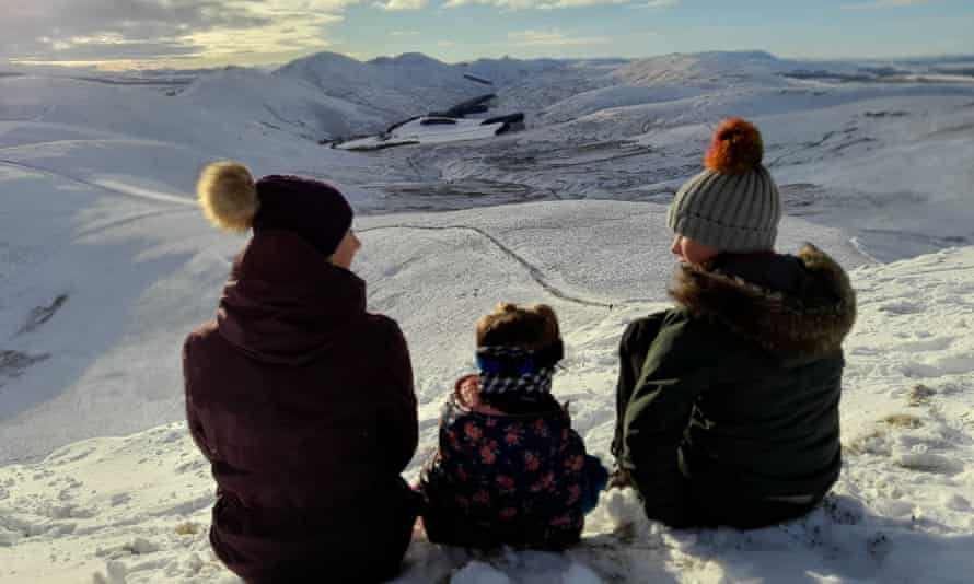 Jagoda with daughters Cornelia and Natalie in the Pentland Hills.