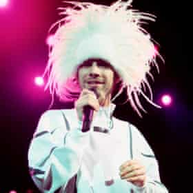 Hat-wearing singer Jay Kay of Jamiroquai in 1999.