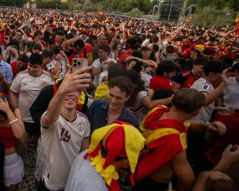 Torcedores da Espanha em Madrid.