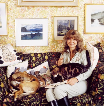 Jilly at home with her pets in 1982.