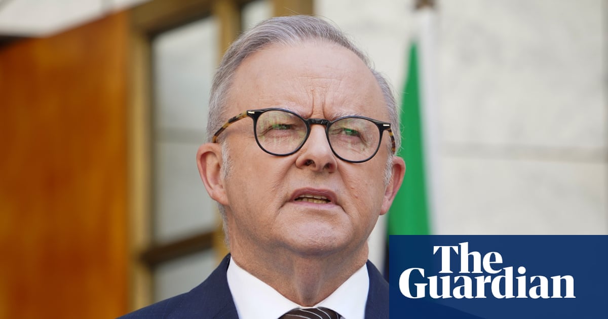 NSW premier announces new laws banning hate speech and symbols in wake of Bondi beach terror attack