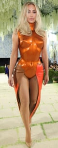 Kardashian arriving at the gala