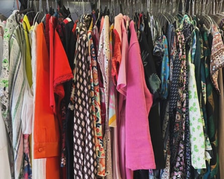 Restart shop secondhand clothes sales in Prague