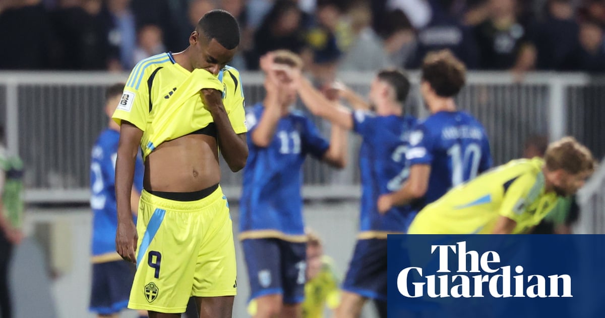 World Cup qualifying: Isak returns in Sweden loss as Italy edge 5-4 thriller with Israel