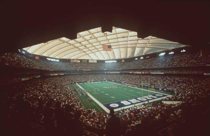 The Detroit Lions play in front of a packed hours during the Silverdome’s heyday