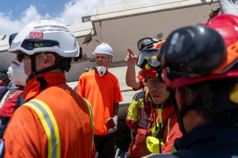 Israel Rivas with British rescuers