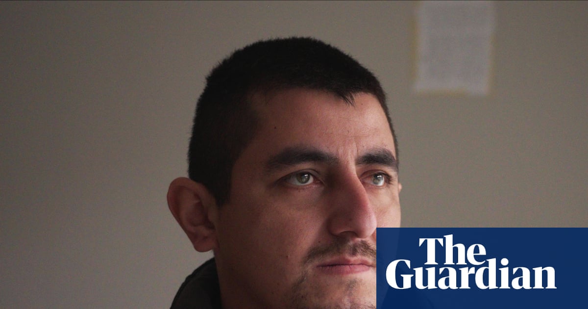 FBI and Minnesota police investigate ICE arrest that left man with broken skull