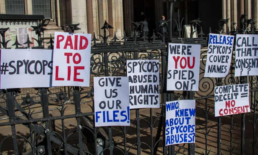 London, 2019. Protest banners of victims of undercover policing outside the Royal Courts of Justice.