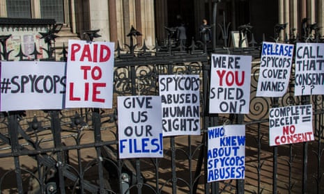 London, 2019. Protest banners of victims of undercover policing outside the Royal Courts of Justice. 