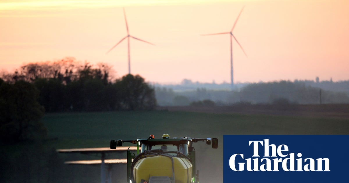 Campaigners demand action to break UK’s ‘addiction’ to herbicides