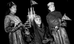 Lolita Chakrabarti (Goneril), Ben Thomas (King Lear) and Cathy Tyson (Regan) in King Lear, a Talawa production directed by Yvonne Brewster in 1994.