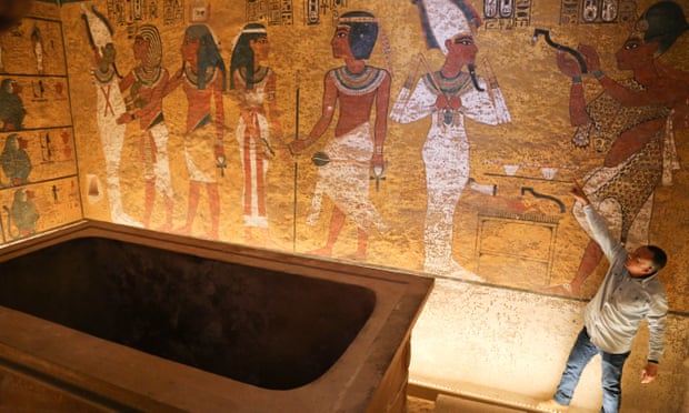 Inside view of Tutankhamun’s burial chamber.